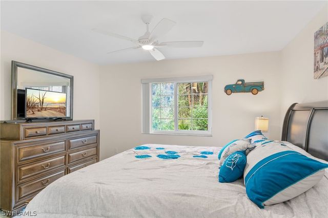 228 Belina DR 5-605, Naples, FL 34104