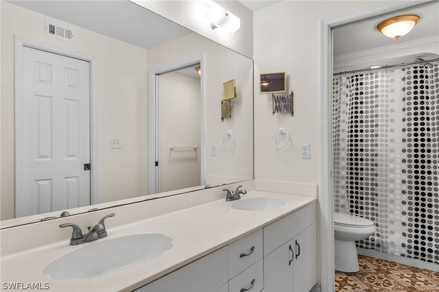 228 Belina DR 5-605, Naples, FL 34104