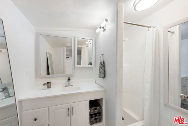 13111 Sierra Highway, Santa Clarita, CA 91390