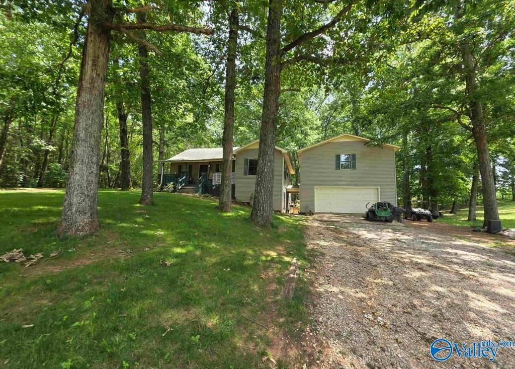 2845 E Upper River Road, Somerville, AL 35670