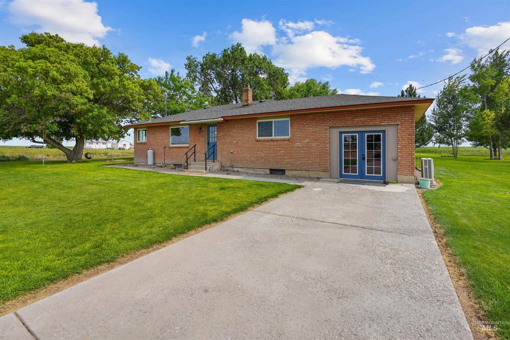 403 S Crestview, Paul, ID 83347
