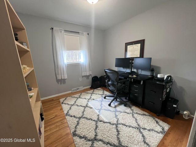 25 S Westcott Road, Rotterdam, NY 12306