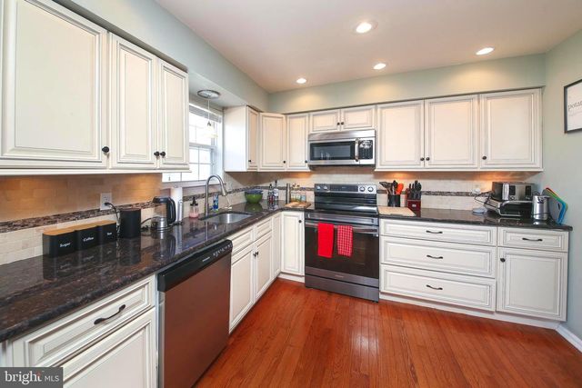 1049 DEERFIELD CIR, Perkasie, PA 18944