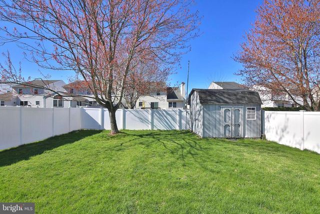 1049 DEERFIELD CIR, Perkasie, PA 18944