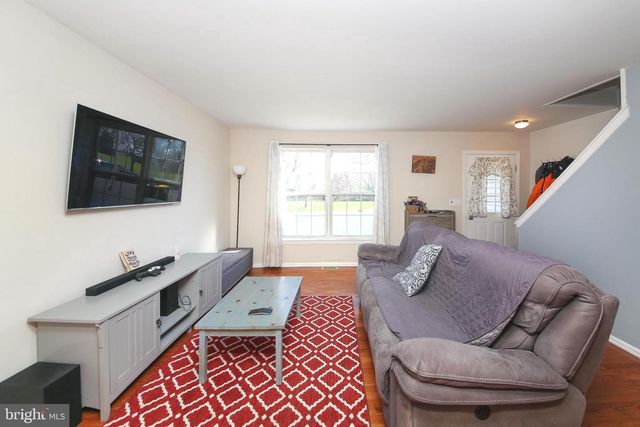 1049 DEERFIELD CIR, Perkasie, PA 18944