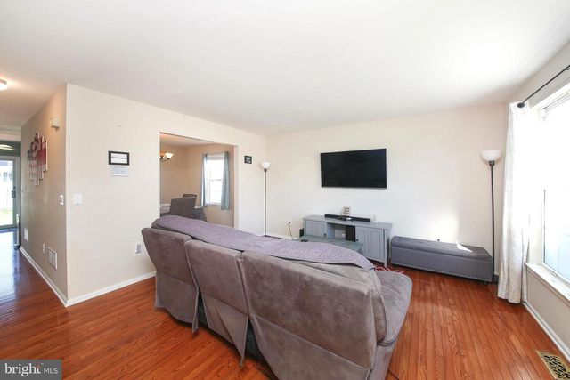 1049 DEERFIELD CIR, Perkasie, PA 18944