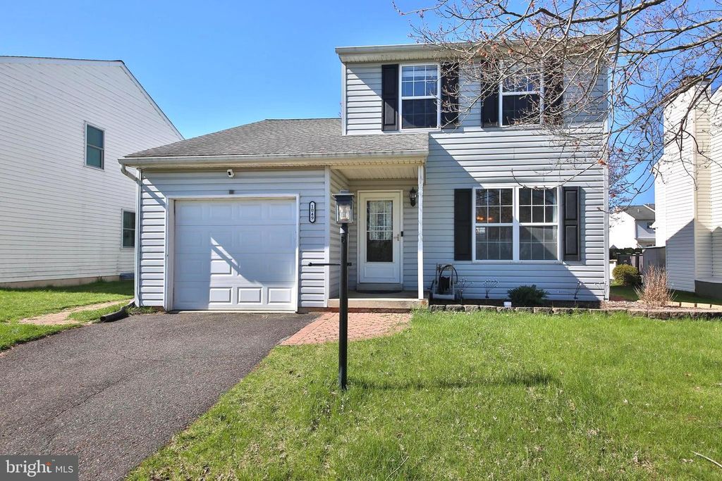 1049 DEERFIELD CIR, Perkasie, PA 18944