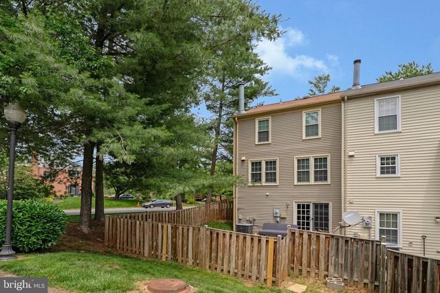 5400 NEW LONDON PARK DR, Fairfax, VA 22032