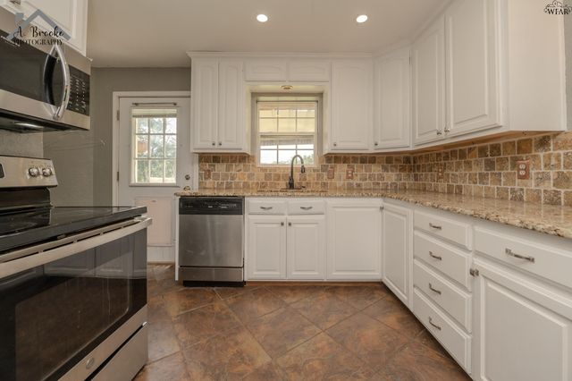 430 HUNTINGTON LANE, Wichita County, TX 76306