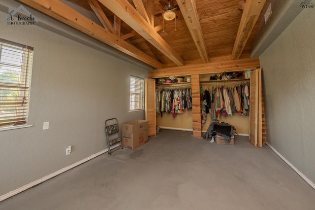 430 HUNTINGTON LANE, Wichita County, TX 76306