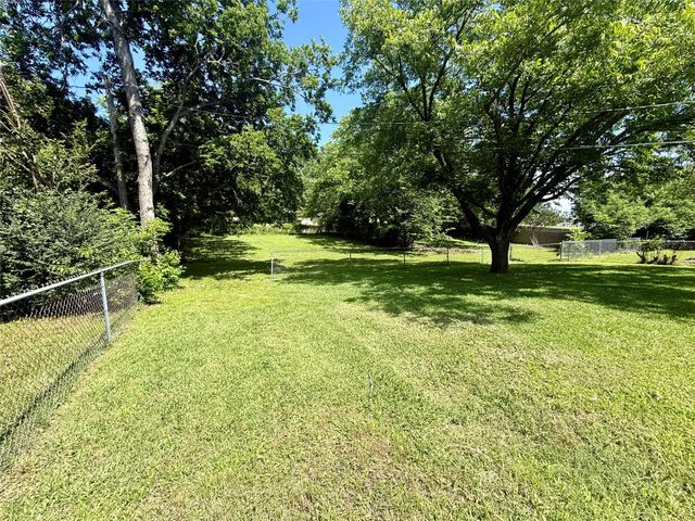 120 S Lynn Avenue, Denison, TX 75020
