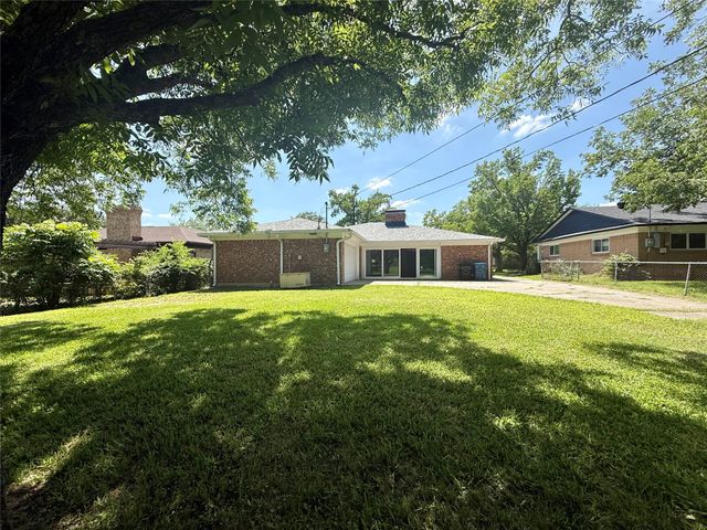 120 S Lynn Avenue, Denison, TX 75020