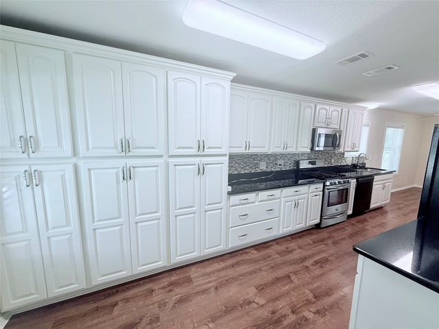 120 S Lynn Avenue, Denison, TX 75020