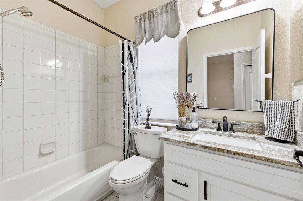 Image 17 of property listing at 7031 CHATUM LIGHT RUN, Bradenton, FL 34212