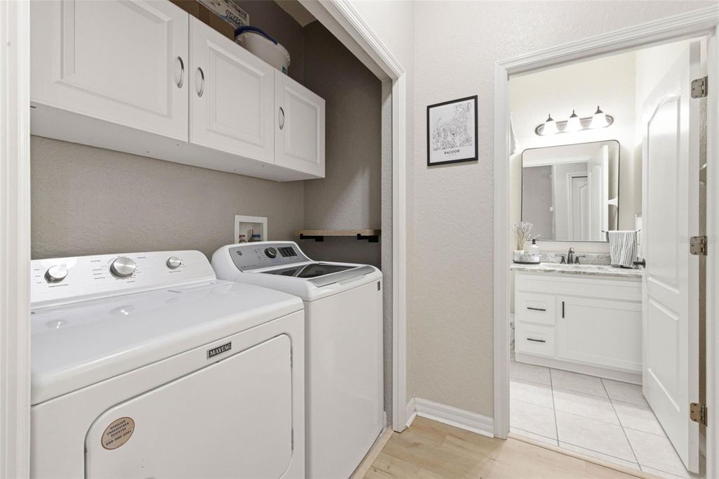 Image 18 of property listing at 7031 CHATUM LIGHT RUN, Bradenton, FL 34212