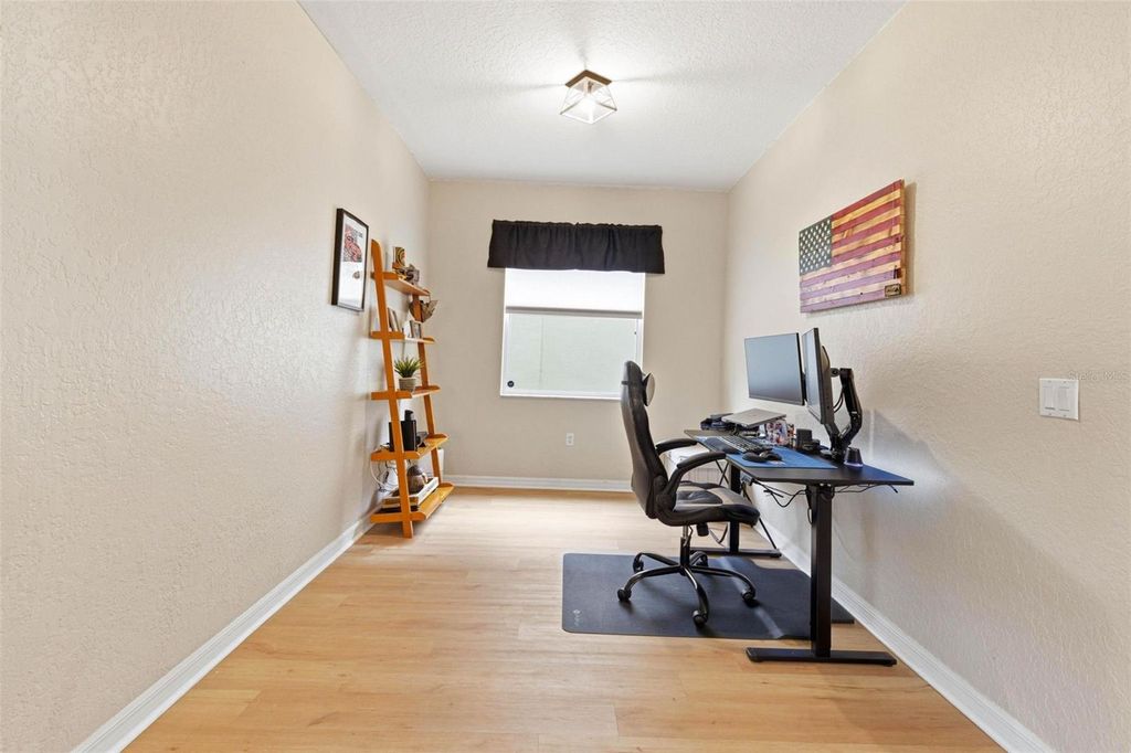 Image 19 of property listing at 7031 CHATUM LIGHT RUN, Bradenton, FL 34212