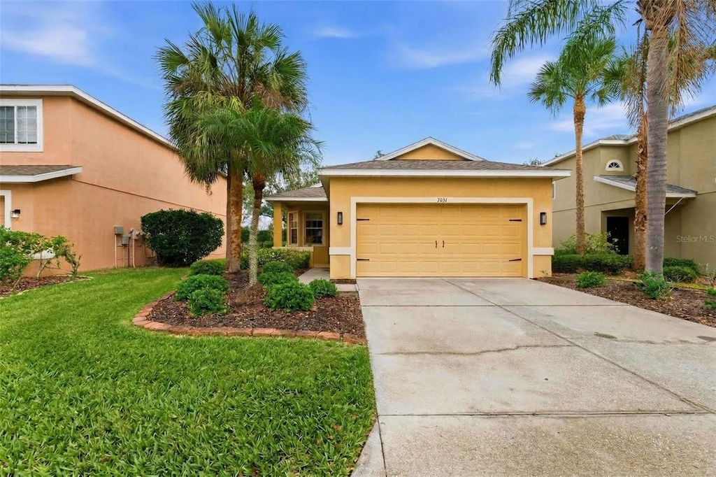 Image 3 of property listing at 7031 CHATUM LIGHT RUN, Bradenton, FL 34212