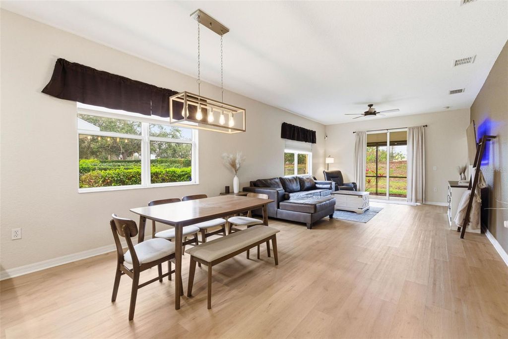 Image 22 of property listing at 7031 CHATUM LIGHT RUN, Bradenton, FL 34212