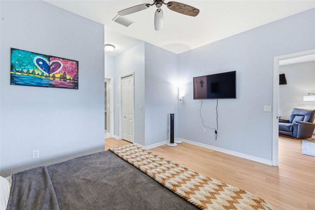 Image 29 of property listing at 7031 CHATUM LIGHT RUN, Bradenton, FL 34212