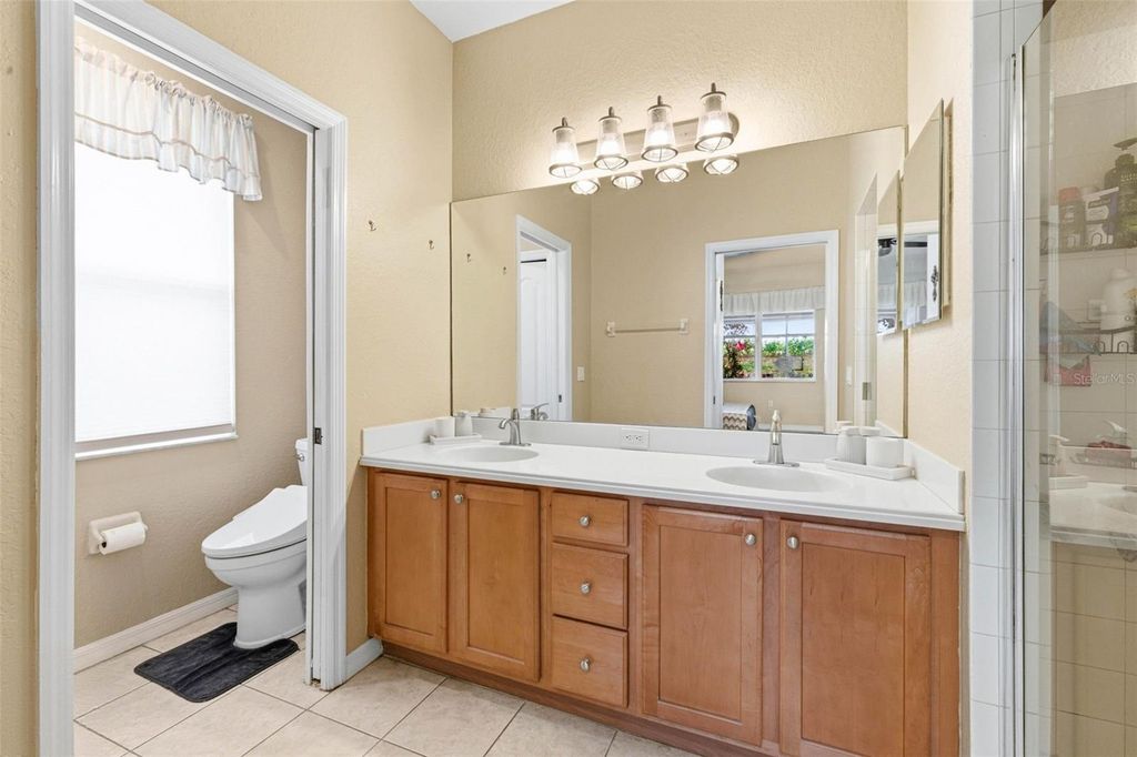 Image 31 of property listing at 7031 CHATUM LIGHT RUN, Bradenton, FL 34212