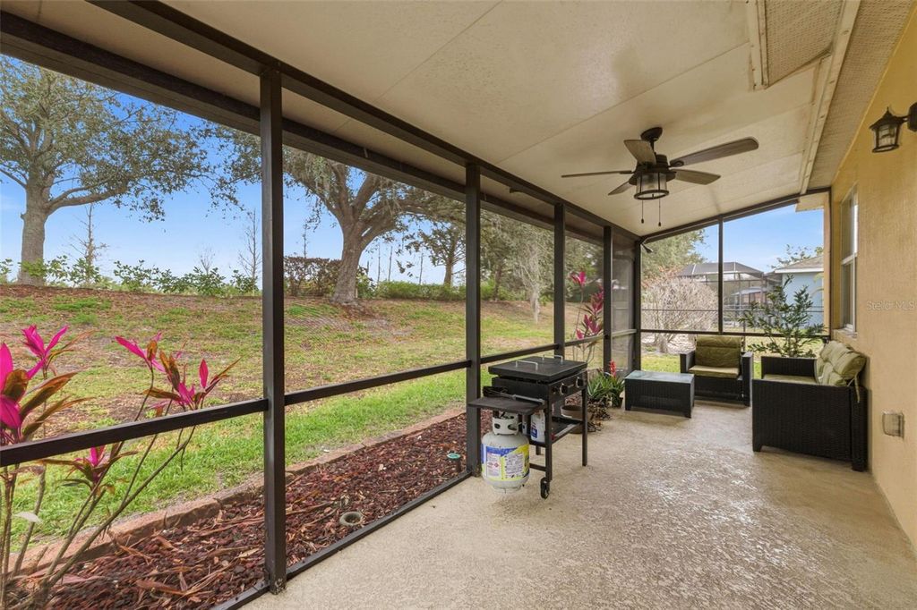 Image 32 of property listing at 7031 CHATUM LIGHT RUN, Bradenton, FL 34212