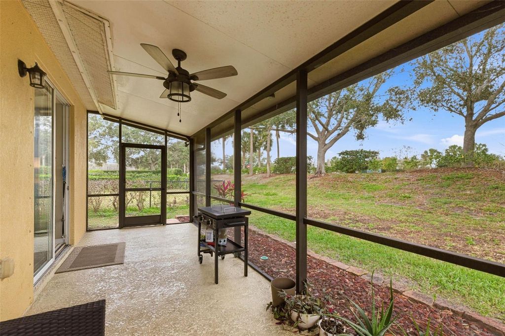 Image 33 of property listing at 7031 CHATUM LIGHT RUN, Bradenton, FL 34212