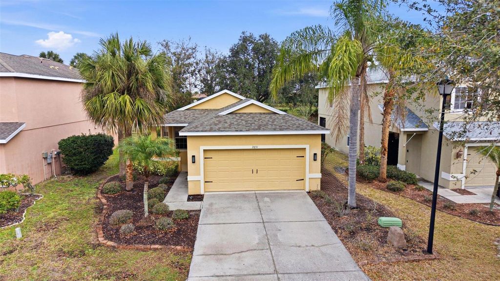Image 36 of property listing at 7031 CHATUM LIGHT RUN, Bradenton, FL 34212