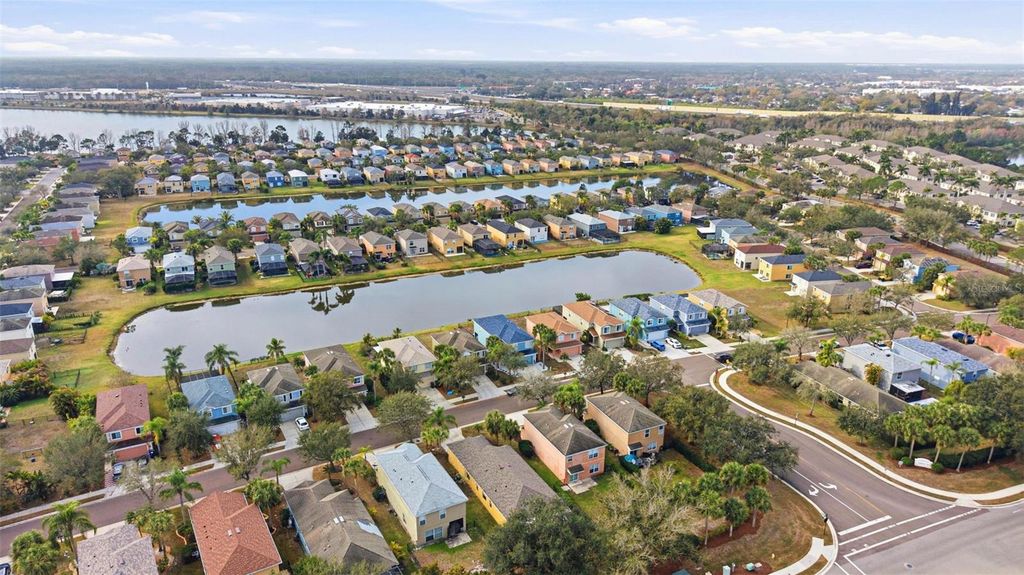 Image 40 of property listing at 7031 CHATUM LIGHT RUN, Bradenton, FL 34212