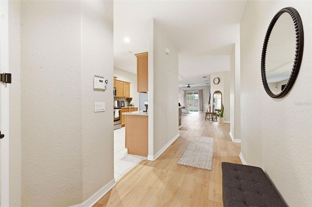 Image 6 of property listing at 7031 CHATUM LIGHT RUN, Bradenton, FL 34212