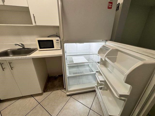 6195 W 18th Ave G324, Hialeah, FL 33012