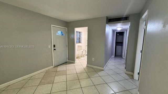 6195 W 18th Ave G324, Hialeah, FL 33012