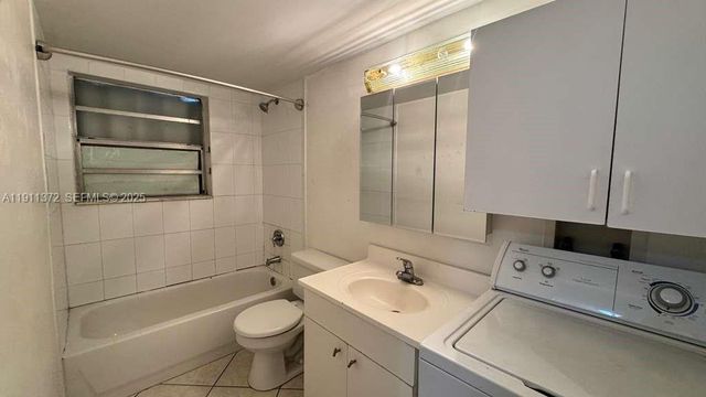 6195 W 18th Ave G324, Hialeah, FL 33012