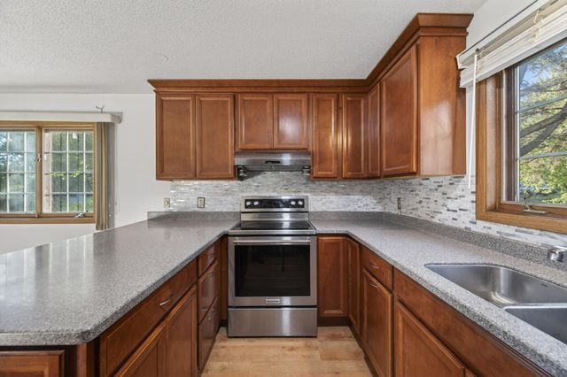 2023 Parkside Drive, Saint Paul, MN 55119