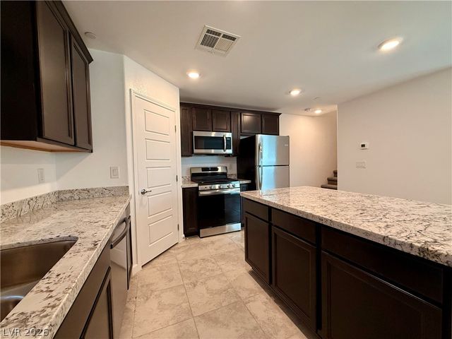 717 Pickled Pepper Place, Henderson, NV 89011