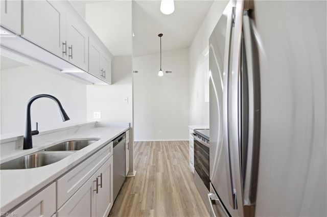 607 Zephyr CT, Virginia Beach, VA 23462