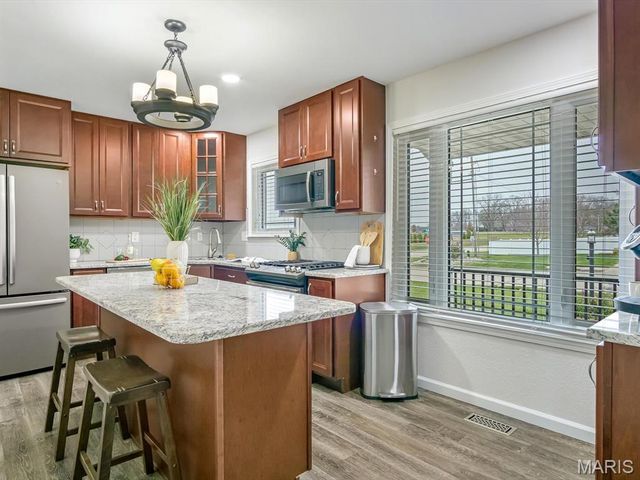 1 Jason Drive, Glen Carbon, IL 62034