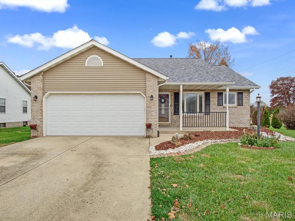 1 Jason Drive, Glen Carbon, IL 62034