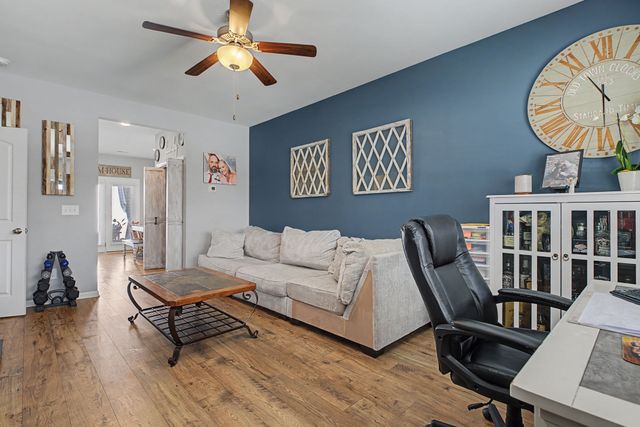 202 Bell Forge Ct, White Bluff, TN 37187