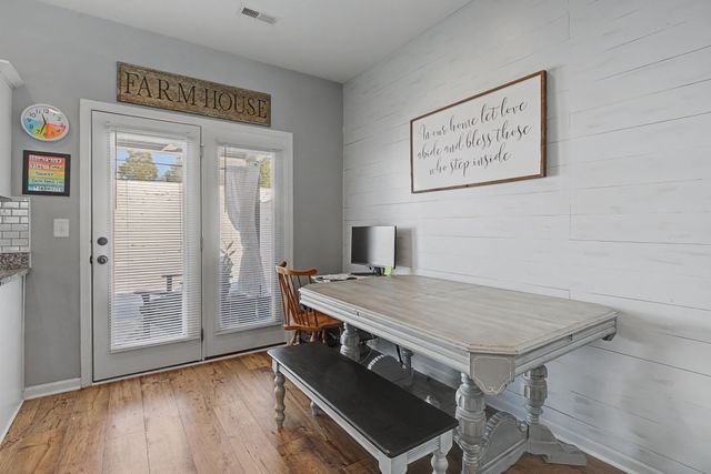 202 Bell Forge Ct, White Bluff, TN 37187