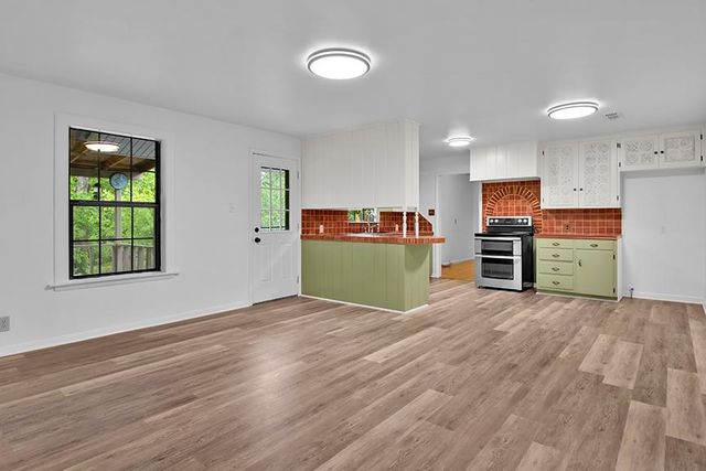 106 W Ward, White Oak, TX 75693
