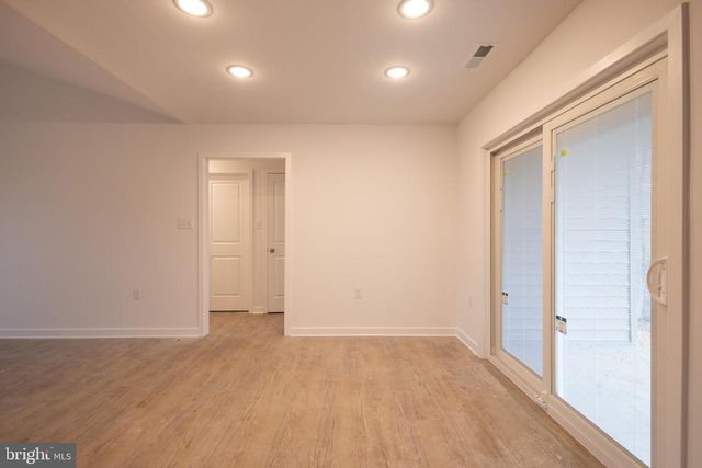 127 THOROUGHBRED TER, Martinsburg, WV 25404