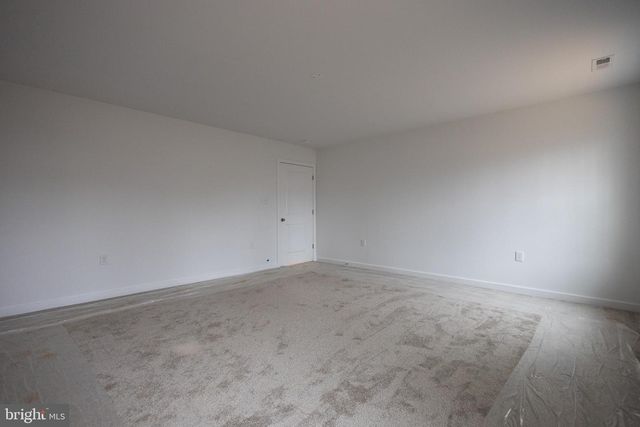 127 THOROUGHBRED TER, Martinsburg, WV 25404