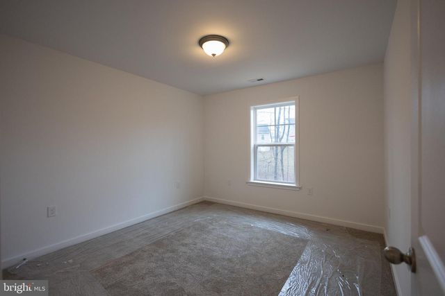 127 THOROUGHBRED TER, Martinsburg, WV 25404