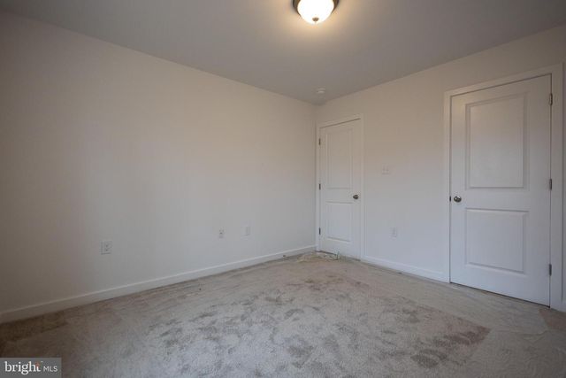 127 THOROUGHBRED TER, Martinsburg, WV 25404