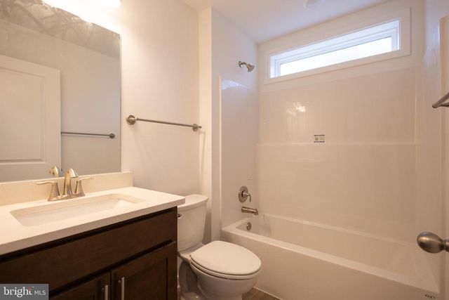 127 THOROUGHBRED TER, Martinsburg, WV 25404