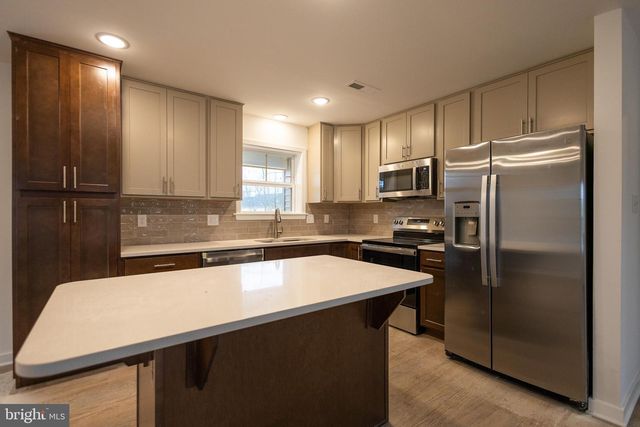 127 THOROUGHBRED TER, Martinsburg, WV 25404