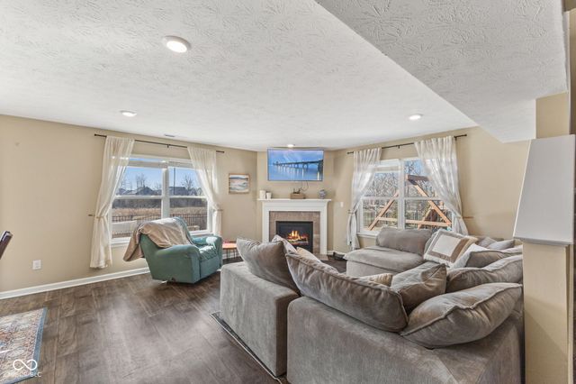 6905 W Wintergreen Court, Mccordsville, IN 46055