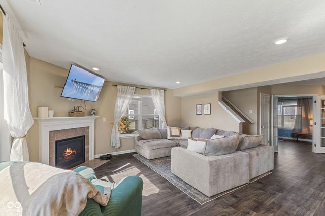 6905 W Wintergreen Court, Mccordsville, IN 46055