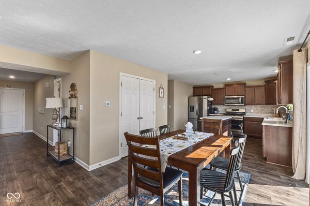 6905 W Wintergreen Court, Mccordsville, IN 46055