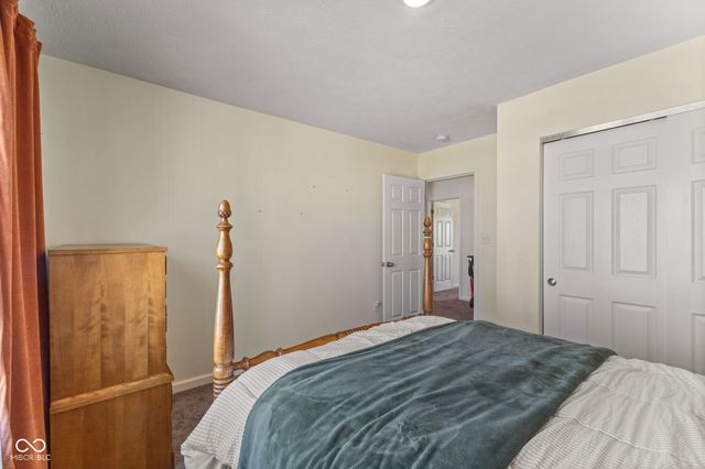 6905 W Wintergreen Court, Mccordsville, IN 46055